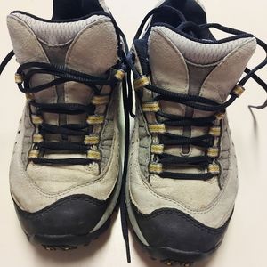 Merrell ladies 5.5